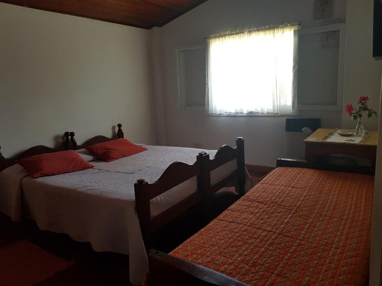 Casa Familiar Zarza Mora Lejlighed San Carlos de Bariloche Eksteriør billede