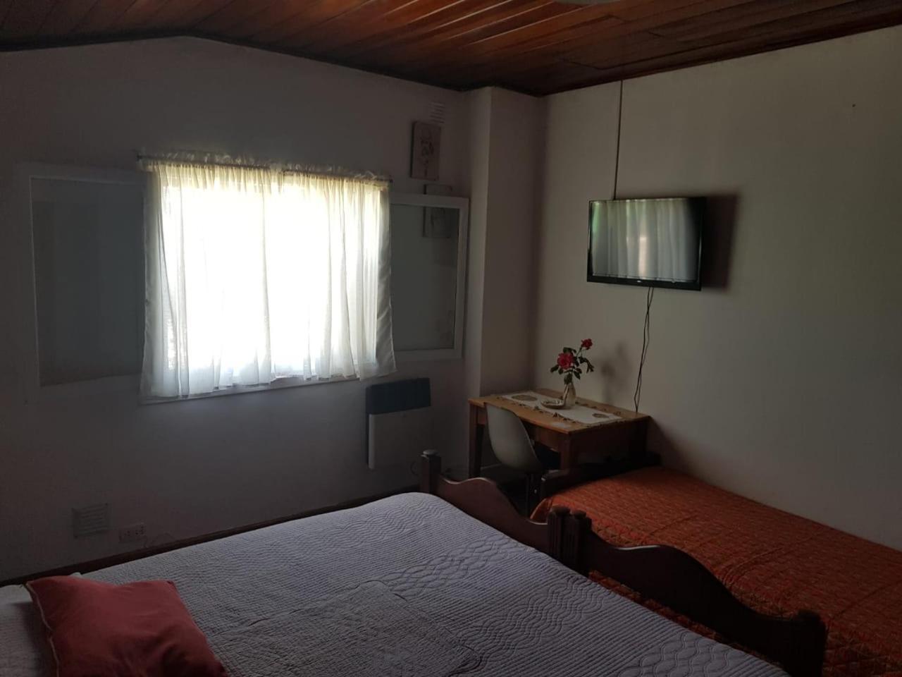 Casa Familiar Zarza Mora Lejlighed San Carlos de Bariloche Eksteriør billede